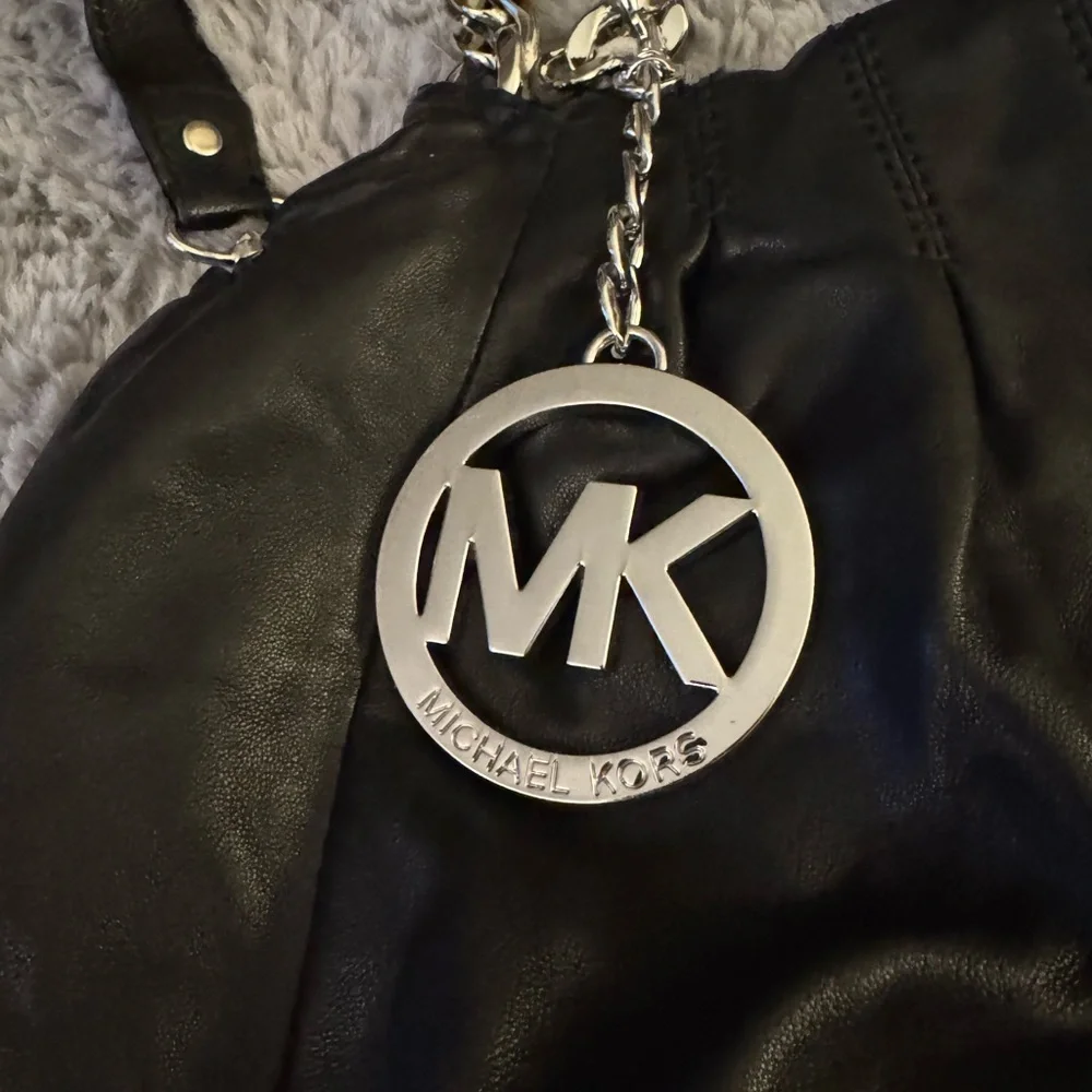 MICHAEL KORS Erin Leather Hobo Bag